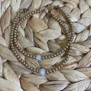 Hazel White Flower Bead bracelet